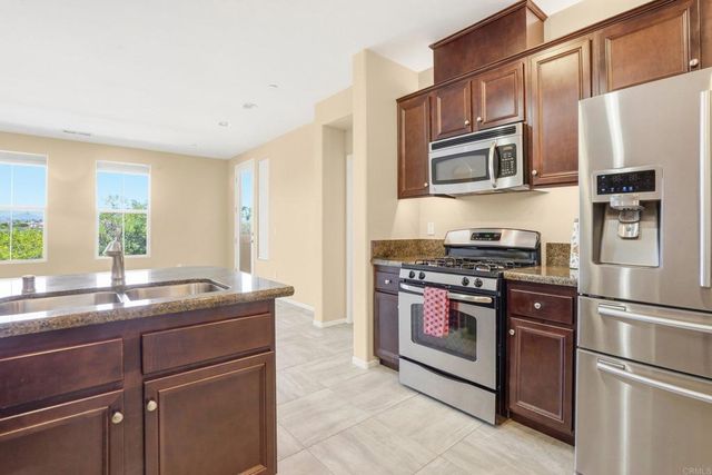 11130 Taloncrest Way 19, San Diego, CA 92126