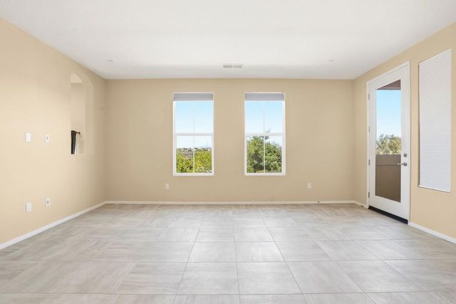 11130 Taloncrest Way 19, San Diego, CA 92126