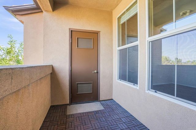 11130 Taloncrest Way 19, San Diego, CA 92126