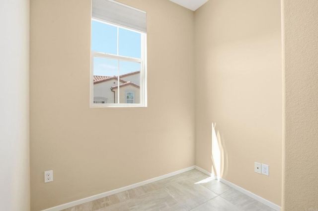 11130 Taloncrest Way 19, San Diego, CA 92126