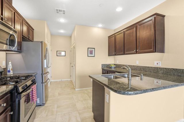 11130 Taloncrest Way 19, San Diego, CA 92126