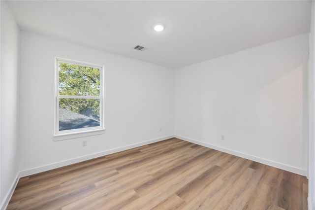 5811 Senior Street, Houston, TX 77016