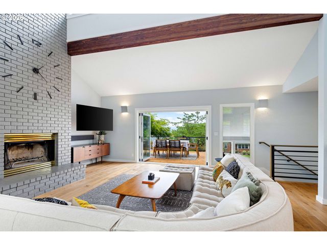 3018 ASHLEY Loop, Eugene, OR 97405