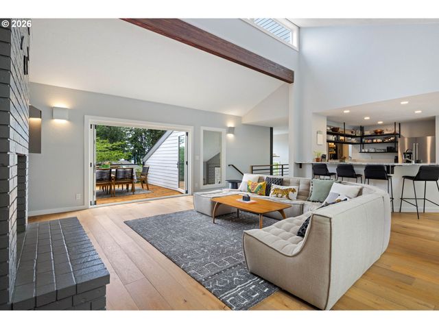 3018 ASHLEY Loop, Eugene, OR 97405