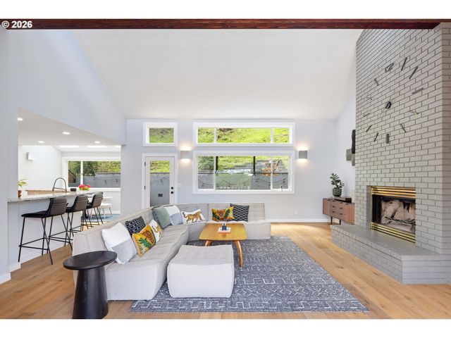 3018 ASHLEY Loop, Eugene, OR 97405