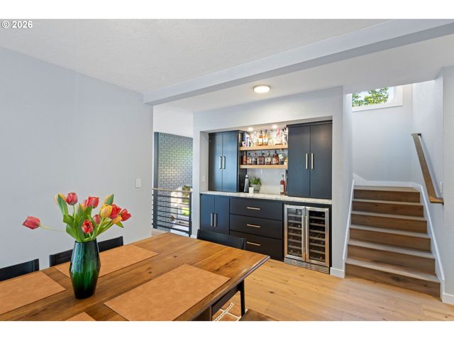 3018 ASHLEY Loop, Eugene, OR 97405