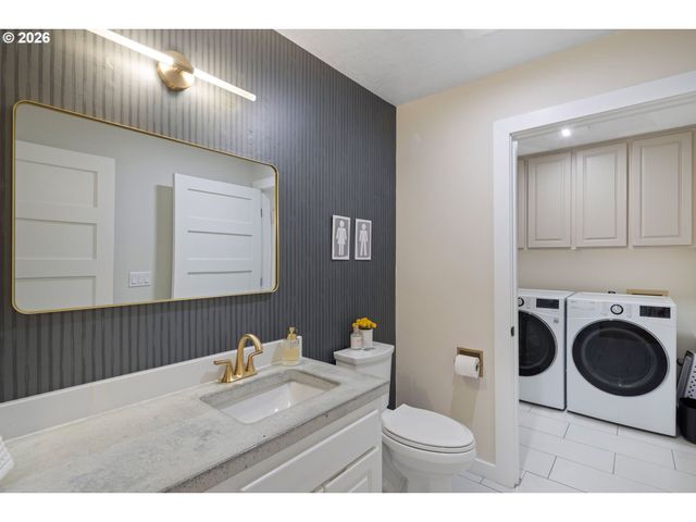 3018 ASHLEY Loop, Eugene, OR 97405