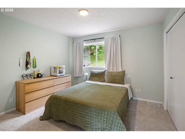 3018 ASHLEY Loop, Eugene, OR 97405