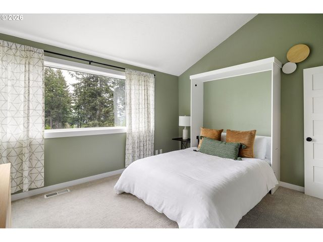3018 ASHLEY Loop, Eugene, OR 97405