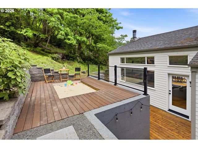 3018 ASHLEY Loop, Eugene, OR 97405