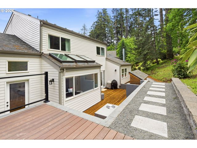 3018 ASHLEY Loop, Eugene, OR 97405