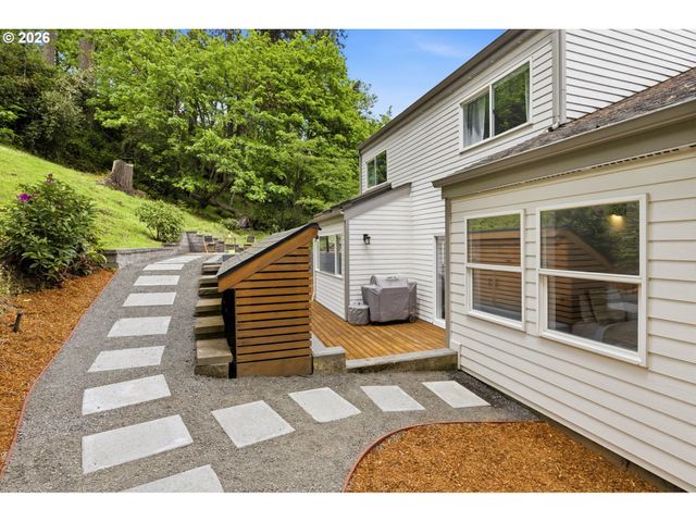 3018 ASHLEY Loop, Eugene, OR 97405