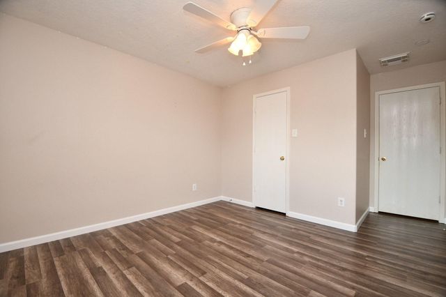 5418 Cinnamon Lake Drive, Baytown, TX 77521