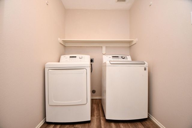 5418 Cinnamon Lake Drive, Baytown, TX 77521