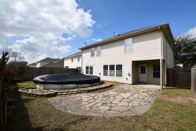 5418 Cinnamon Lake Drive, Baytown, TX 77521