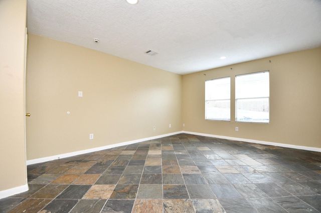 5418 Cinnamon Lake Drive, Baytown, TX 77521