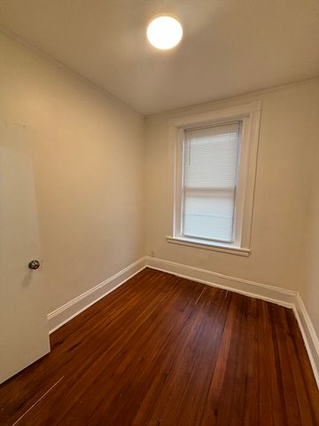 10 Parkway Road 2, Brookline, MA 02446