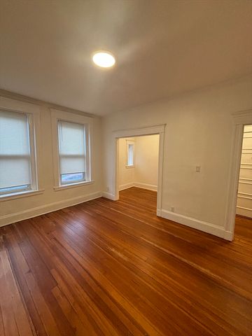 10 Parkway Road 2, Brookline, MA 02446