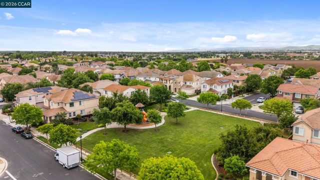 2404 Tamalpais Ave, Brentwood, CA 94513