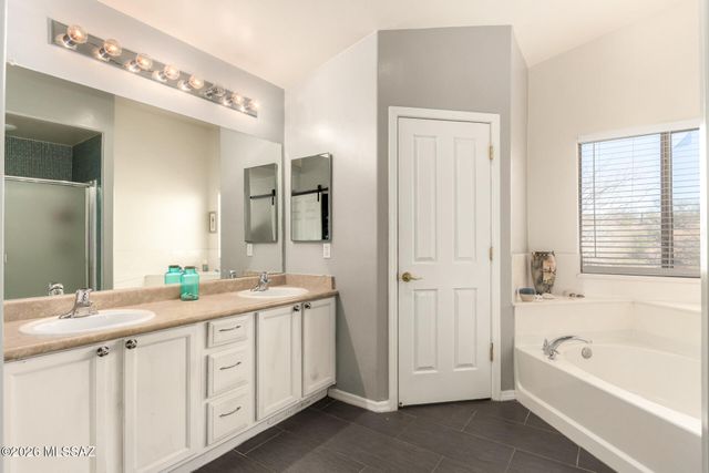 71 S Lookout Mountain Lane, Sahuarita, AZ 85629