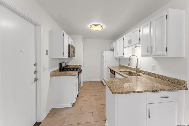 5567 DASHING CREEK, San Antonio, TX 78247