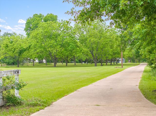 1434 Vz County Road 4519, Van, TX 75790