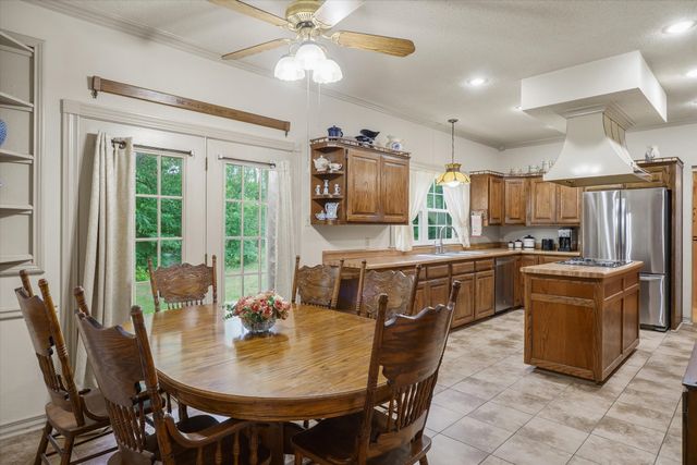 1434 Vz County Road 4519, Van, TX 75790