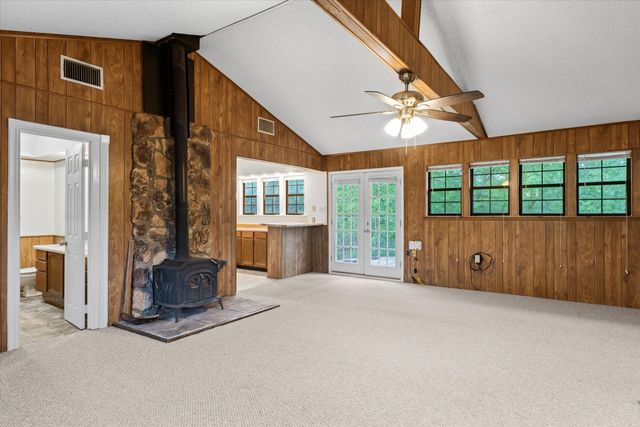 1434 Vz County Road 4519, Van, TX 75790