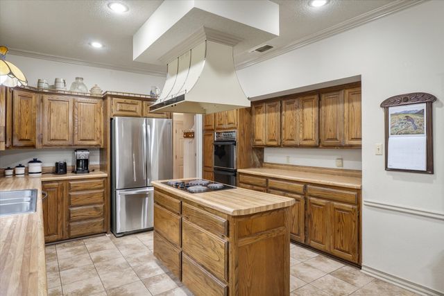 1434 Vz County Road 4519, Van, TX 75790