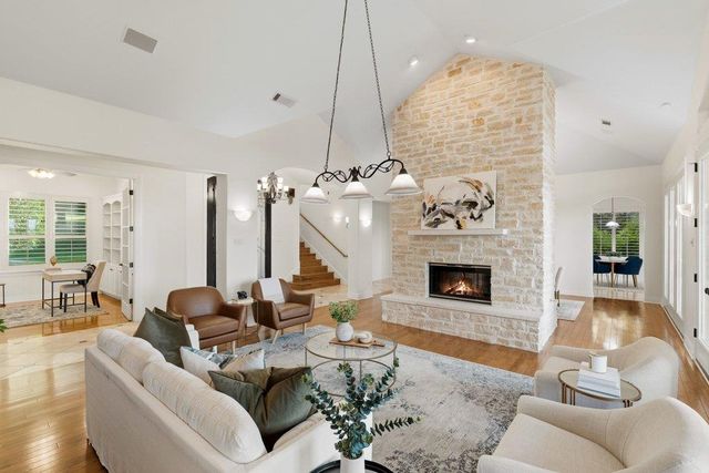 17312 Northlake Hills DR, Jonestown, TX 78645