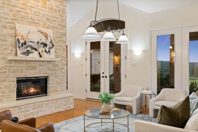 17312 Northlake Hills DR, Jonestown, TX 78645