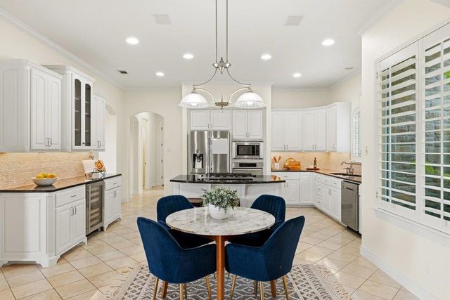 17312 Northlake Hills DR, Jonestown, TX 78645