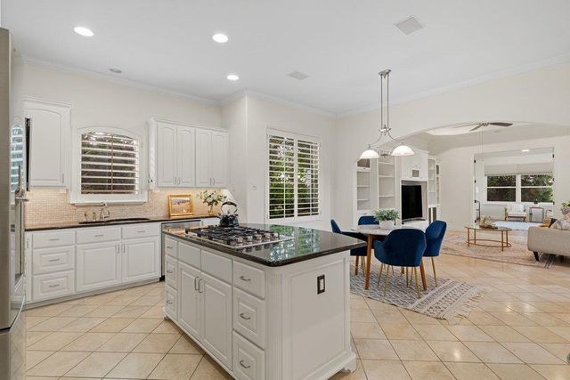 17312 Northlake Hills DR, Jonestown, TX 78645