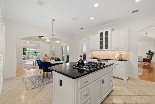 17312 Northlake Hills DR, Jonestown, TX 78645