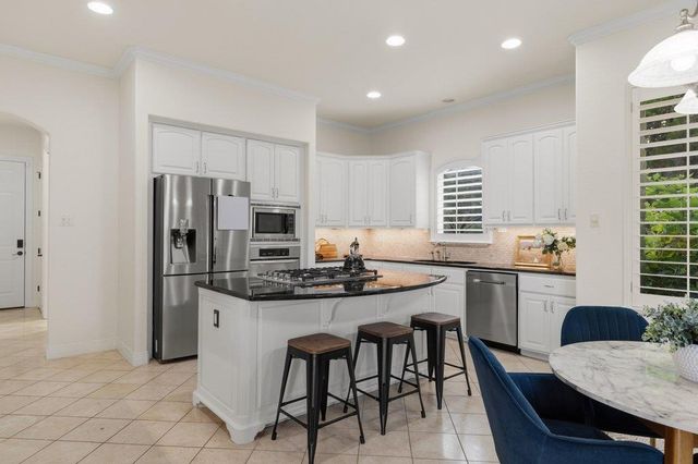 17312 Northlake Hills DR, Jonestown, TX 78645