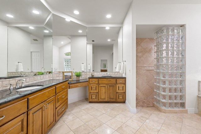 17312 Northlake Hills DR, Jonestown, TX 78645