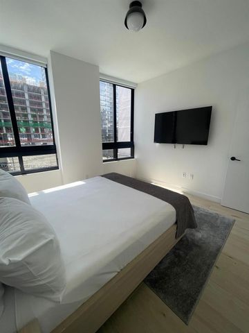 225 N Miami Ave 805, Miami, FL 33128