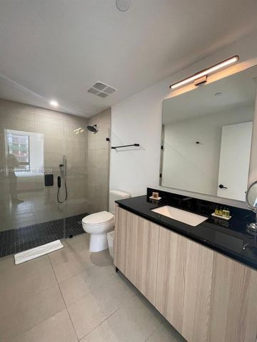 225 N Miami Ave 805, Miami, FL 33128
