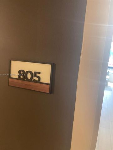 225 N Miami Ave 805, Miami, FL 33128