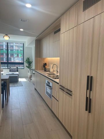 225 N Miami Ave 805, Miami, FL 33128