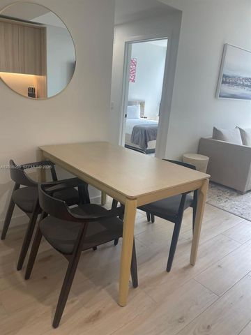 225 N Miami Ave 805, Miami, FL 33128
