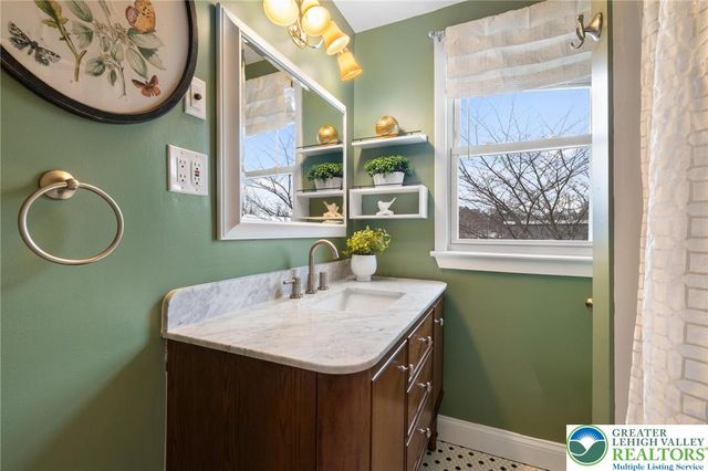 743 Front Street, Hellertown Boro, PA 18055