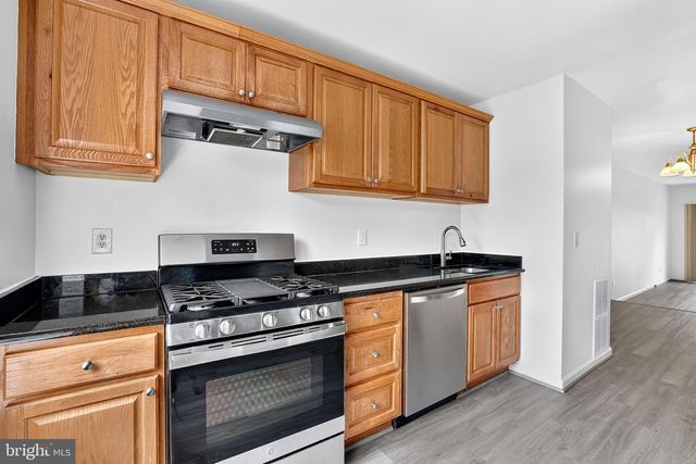 102 TEAL CT, East Windsor, NJ 08520