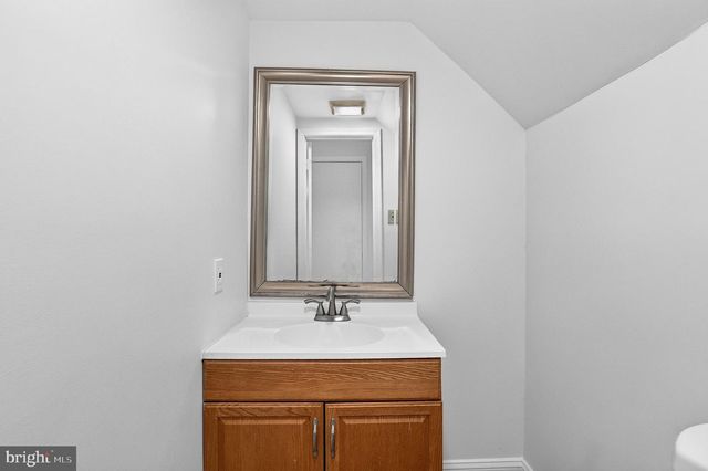 102 TEAL CT, East Windsor, NJ 08520