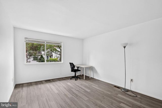 102 TEAL CT, East Windsor, NJ 08520