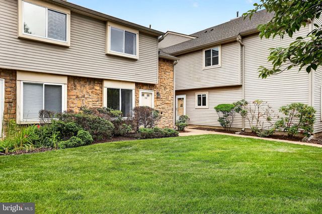 102 TEAL CT, East Windsor, NJ 08520