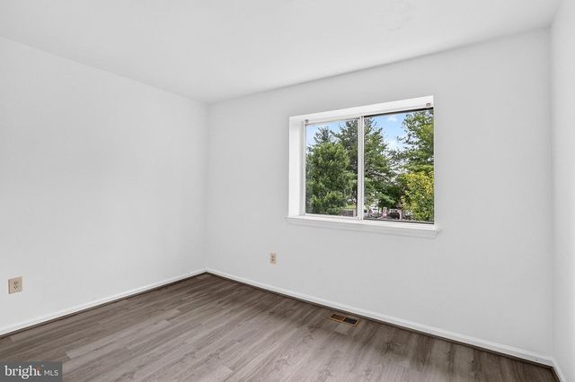 102 TEAL CT, East Windsor, NJ 08520