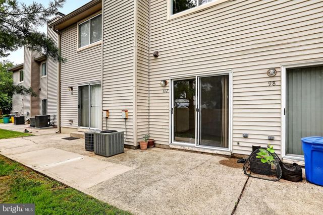 102 TEAL CT, East Windsor, NJ 08520