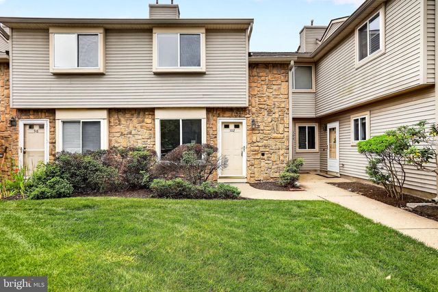 102 TEAL CT, East Windsor, NJ 08520