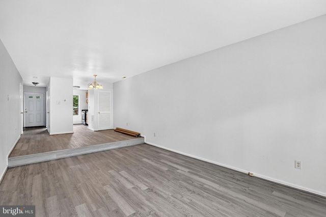 102 TEAL CT, East Windsor, NJ 08520